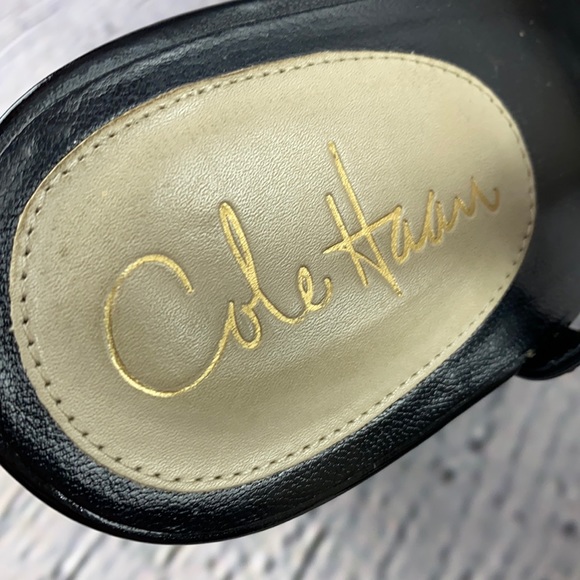 COLE HANN Black Patent Leather w/Cream/Off-White Leather Weave Wedges - Picture 11 of 17